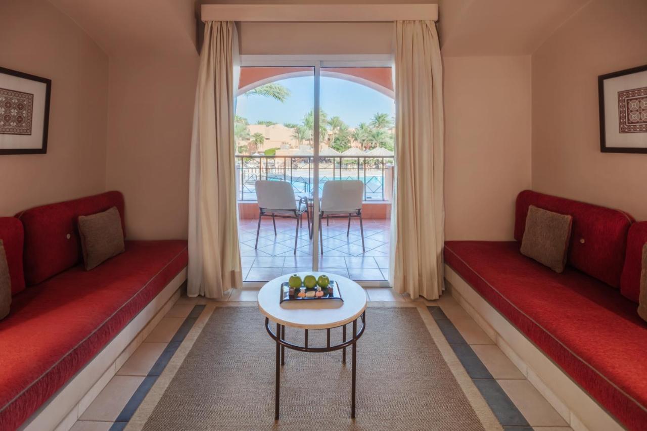 Jaz Makadi Oasis Resort Hurghada Bagian luar foto