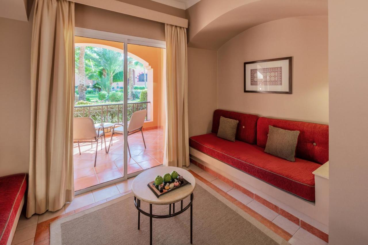 Jaz Makadi Oasis Resort Hurghada Bagian luar foto