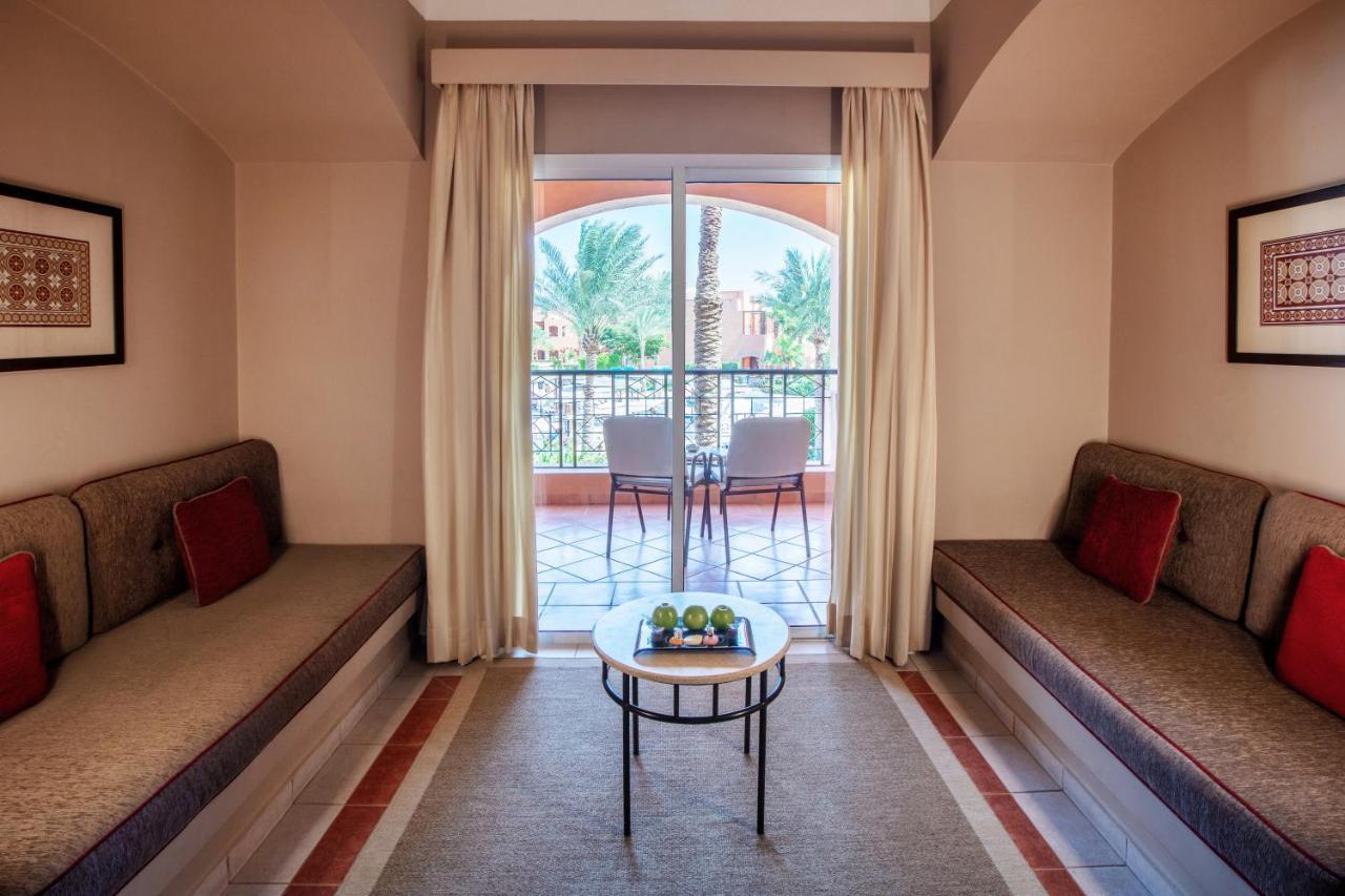 Jaz Makadi Oasis Resort Hurghada Bagian luar foto