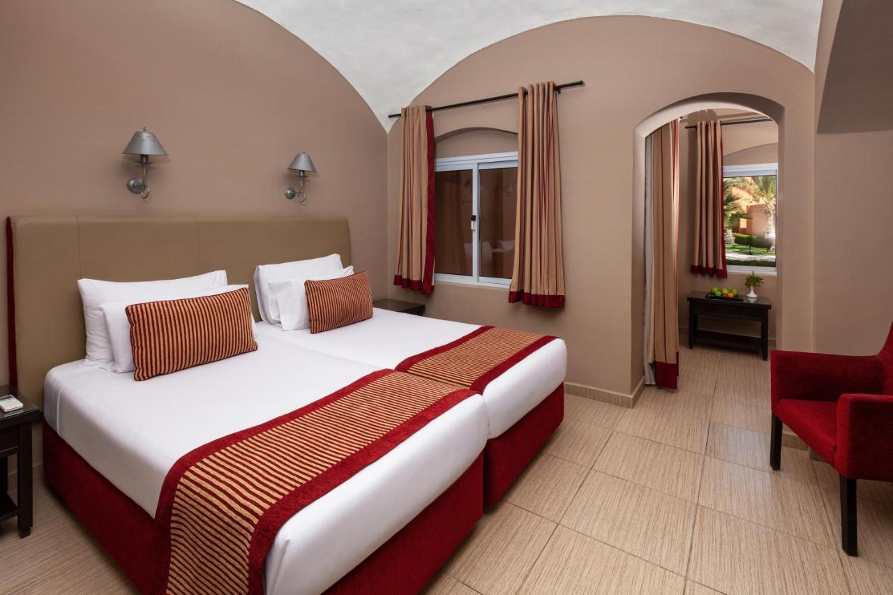Jaz Makadi Oasis Resort Hurghada Bagian luar foto