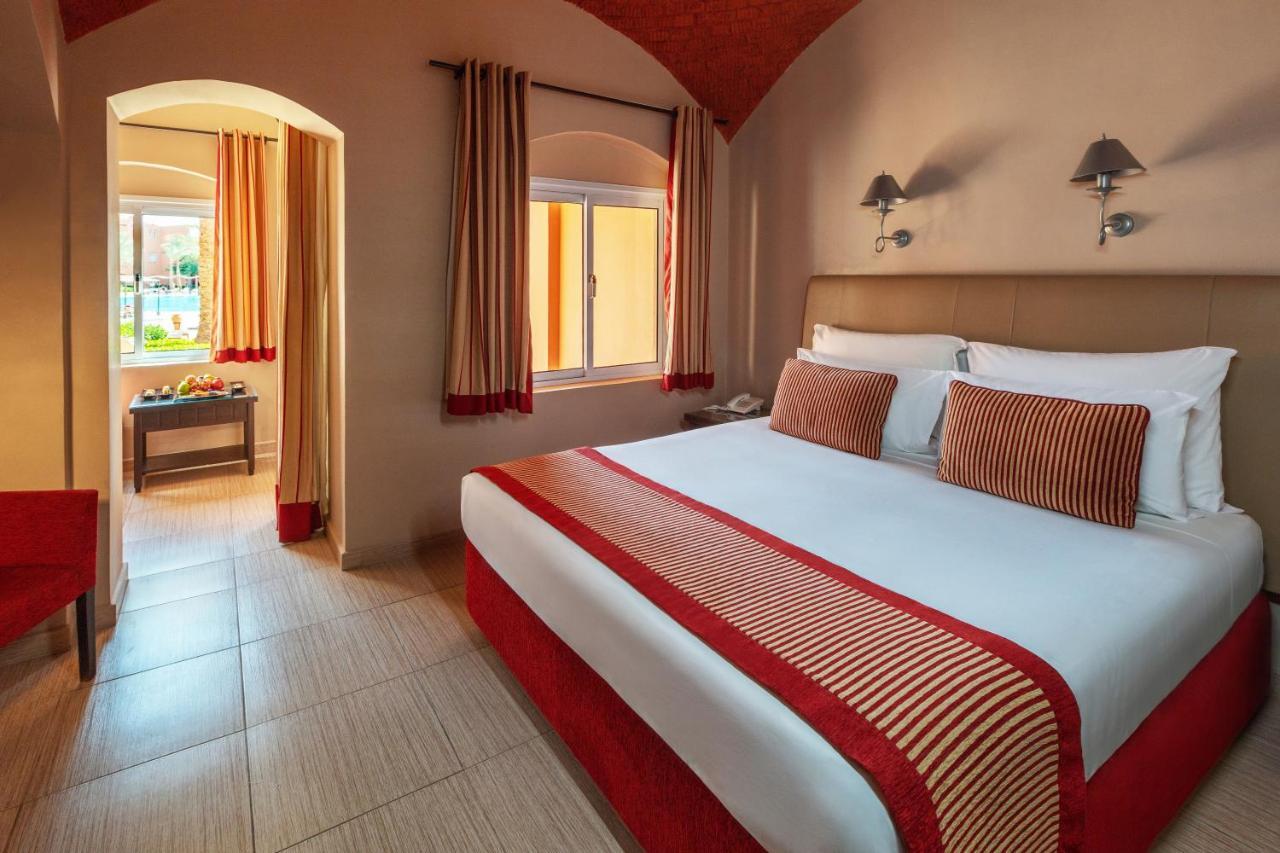 Jaz Makadi Oasis Resort Hurghada Bagian luar foto