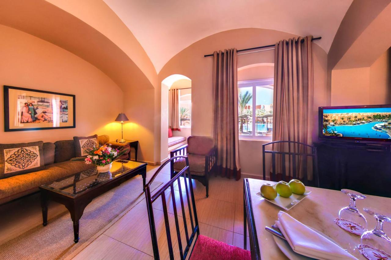 Jaz Makadi Oasis Resort Hurghada Bagian luar foto